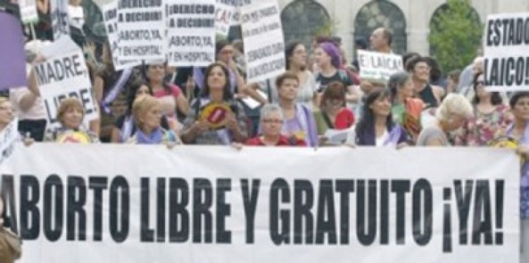 Spaniolii protestează împotriva legii care limitează avortul